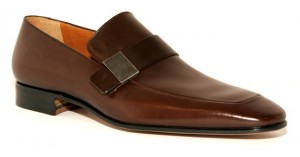 Zapato de piel marrón para hombre con hebilla de la marca Moreschi