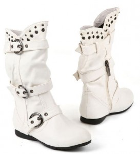 Botas blancas con hebillas para niña de la marca de zapatos Xti