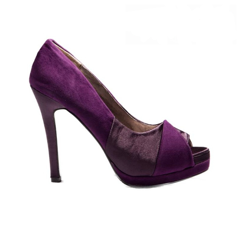 zapato peep toe en ante y raso de tonos violetas de la colección belen esteban by furiezza