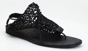 sandalia-negra-plana-ld-tuttle