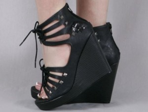 zapato-mujer-cuña-iron-fist