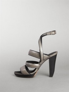 sandalia-plateada Donna Karan