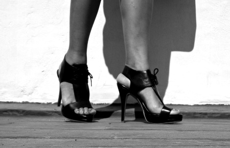 Sandalias de tacón negro