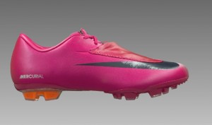 Botas de futbol Mercurial rosas de Nike