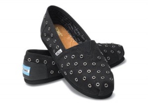 Zapatillas con tachuelas de Toms