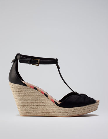 zapato mujer bershka negro